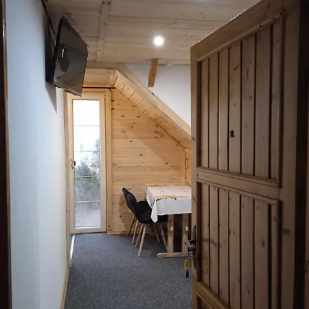 Quarto em Acomodações Particulares Kamex Dom 12-osobowy