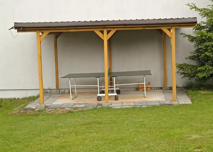 Kamex Dom 12-osobowy בית אירוח