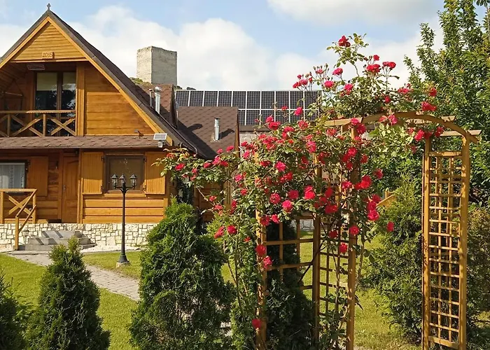 Kamex Dom 12-osobowy בית אירוח